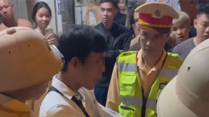 CSGT Hà Nội phát hiện đối tượng tàng trữ ma túy